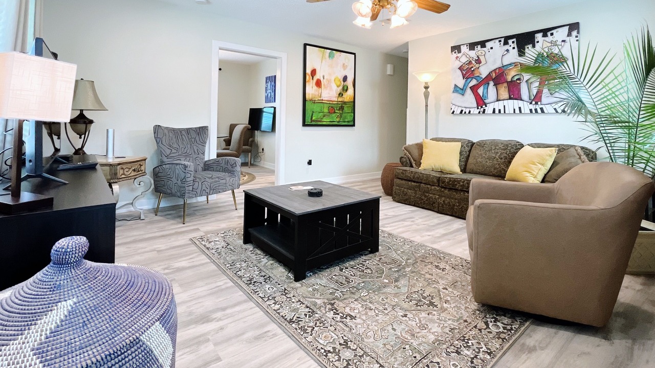 Photo of Livingroom in Kenner - Louis Armstrong International Airport