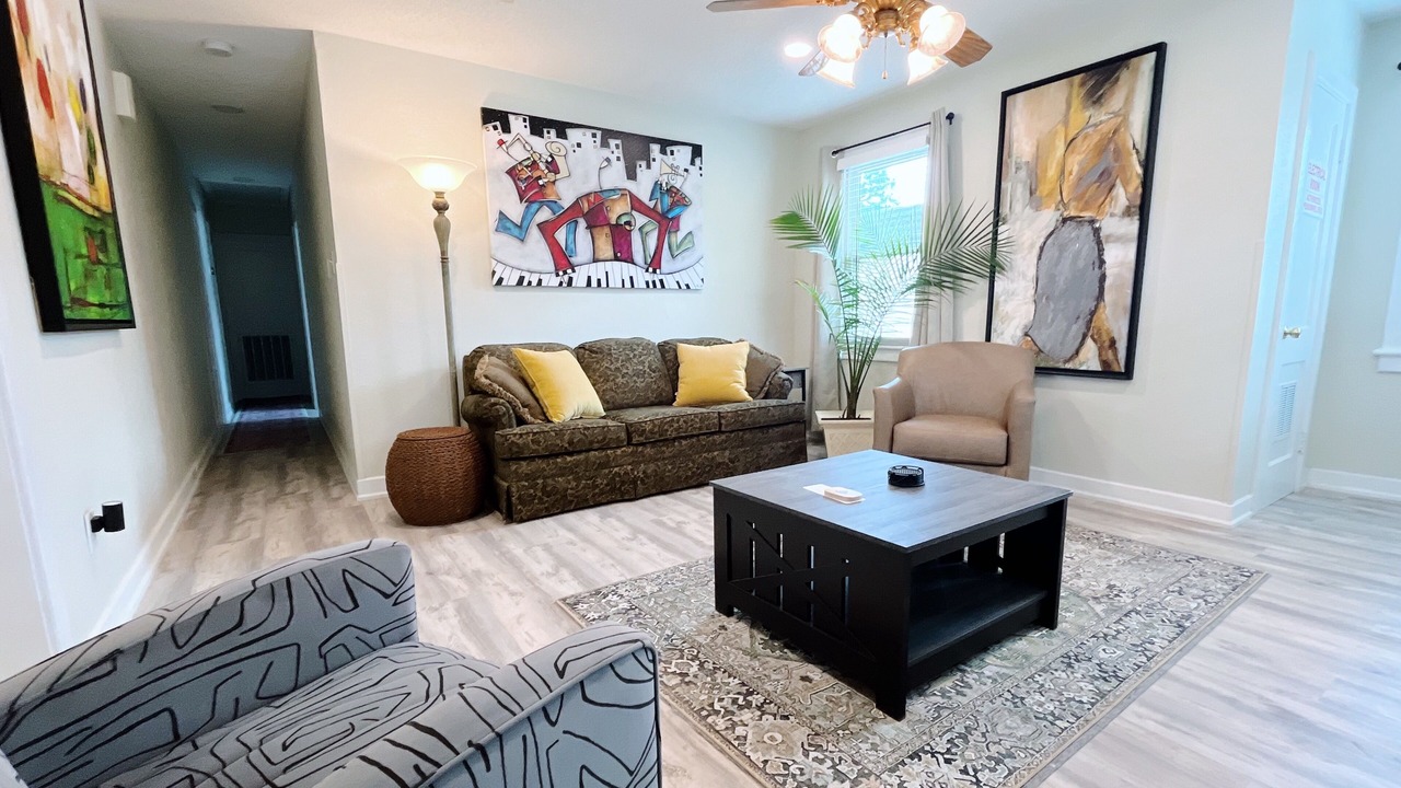 Photo of Livingroom in Kenner - Louis Armstrong International Airport