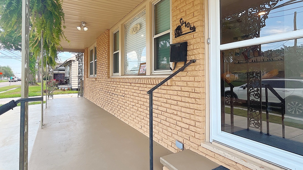 Photo of Outdoor in Kenner - Louis Armstrong International Airport