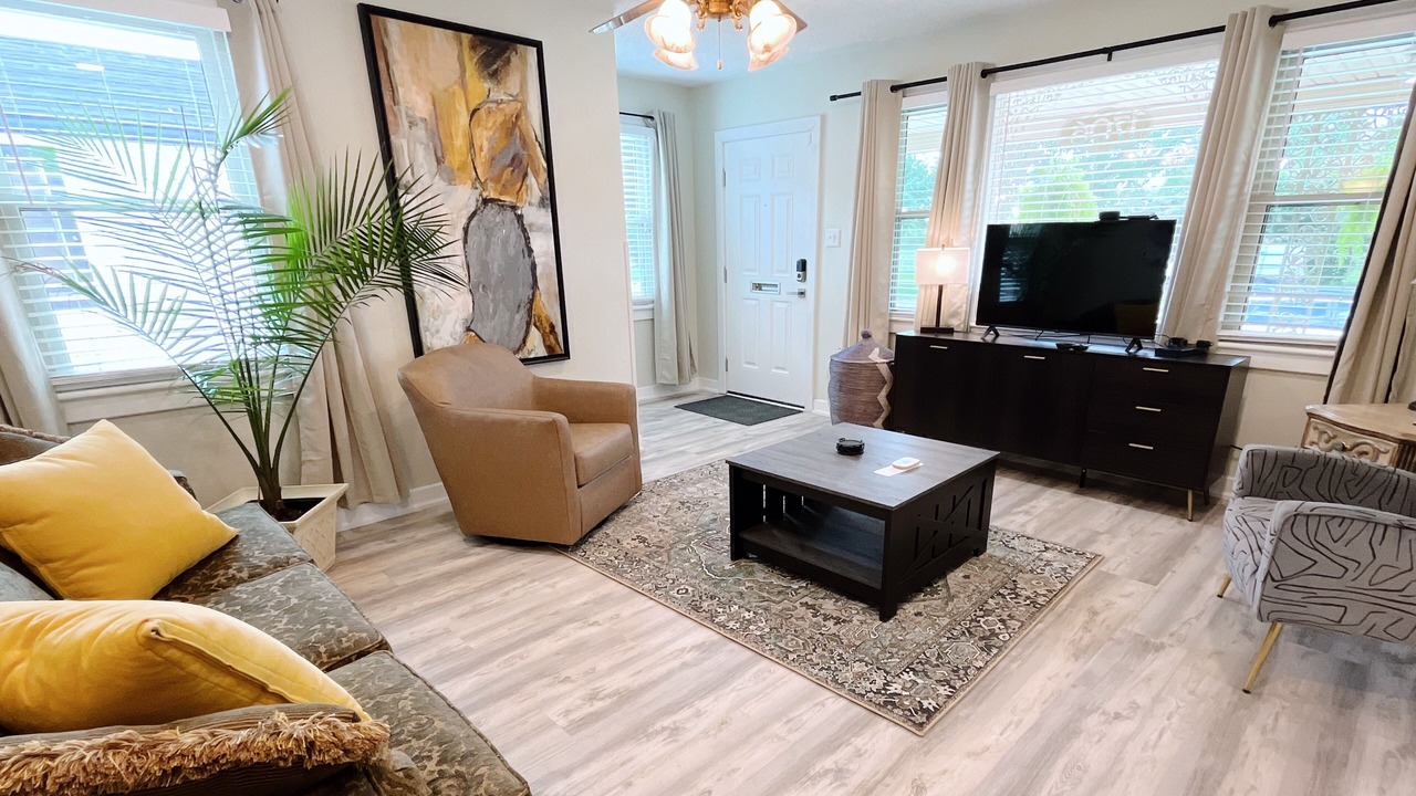 Photo of Livingroom in Kenner - Louis Armstrong International Airport