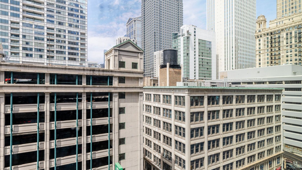 Photo of Outdoor in Downtown Chicago