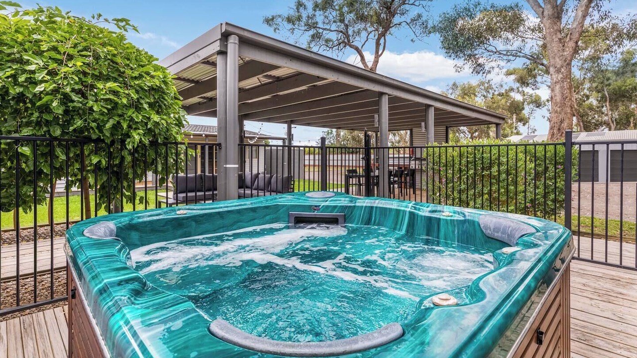 Photo of Others in Bridgewater on Loddon