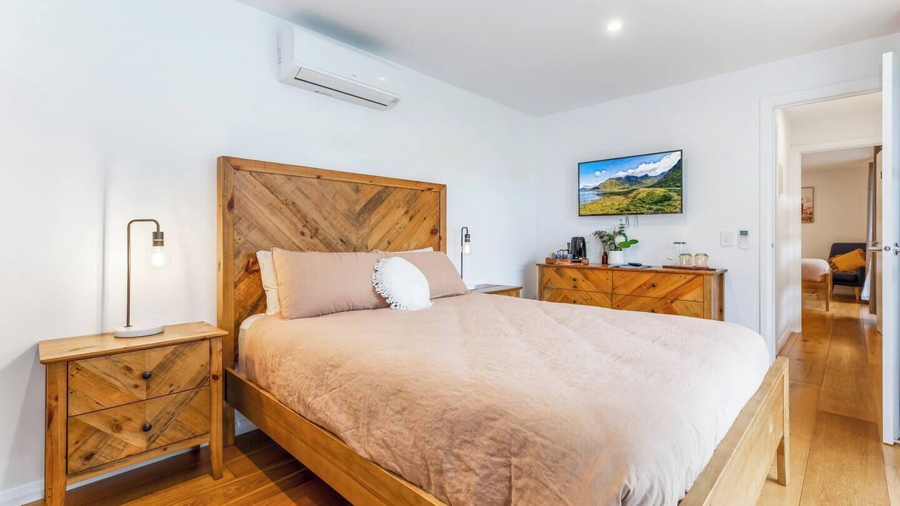 Photo of Others in Bridgewater on Loddon