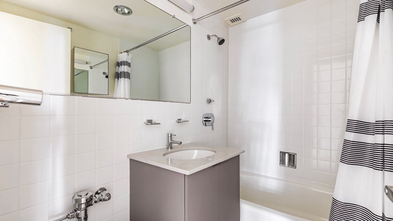 Photo of Bathroom in Prudential - St. Botolph