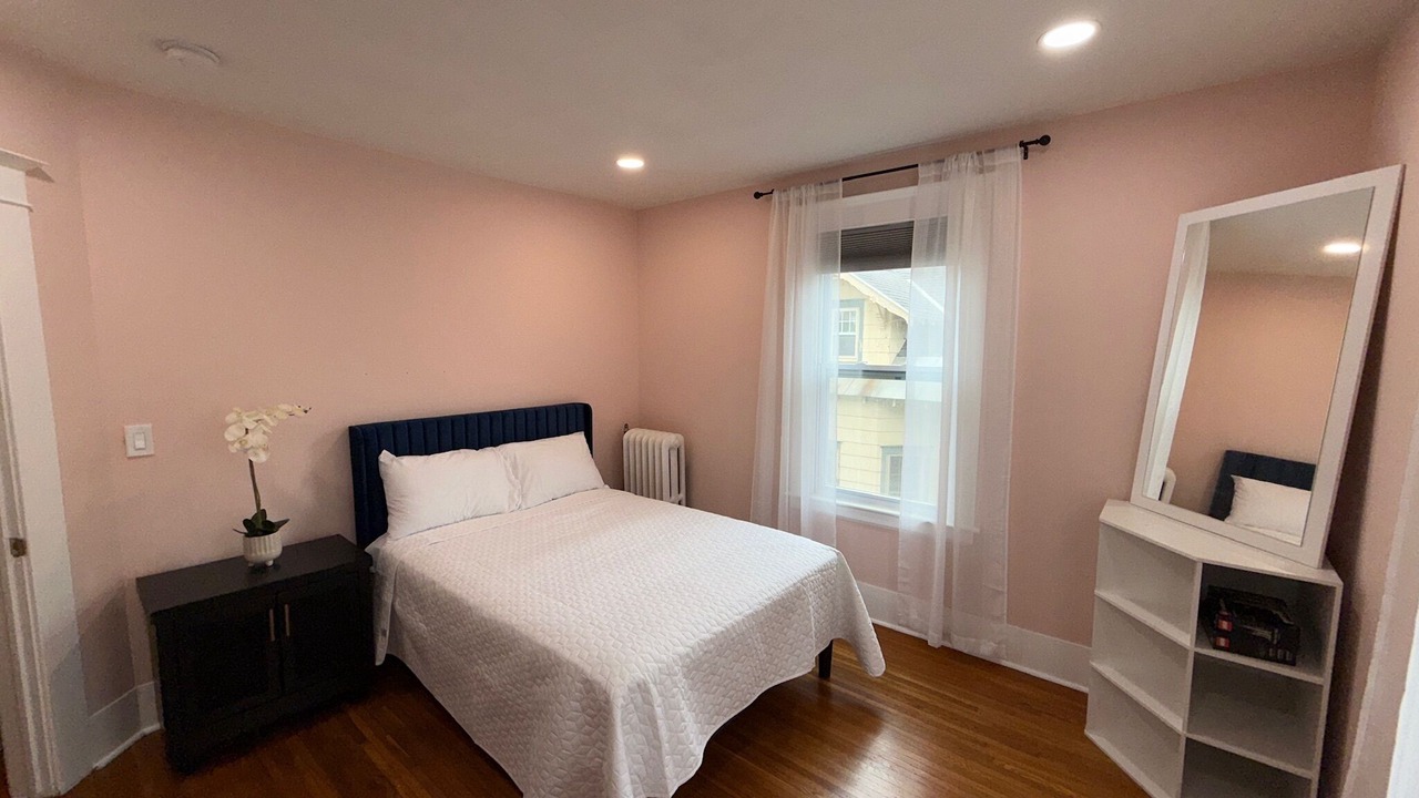 Photo of Bedroom in Utica
