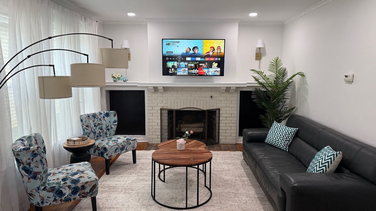 Photo of Livingroom in Utica