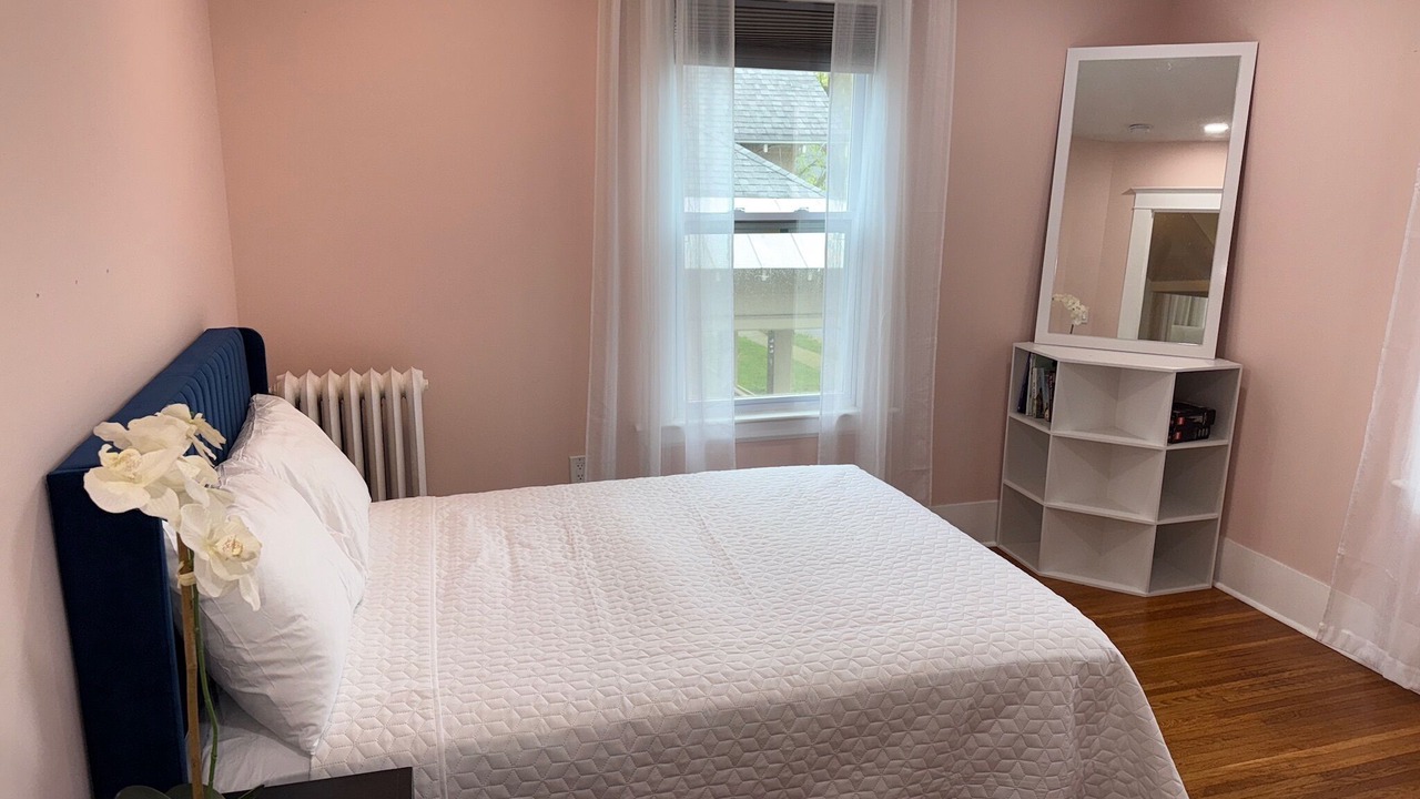 Photo of Bedroom in Utica