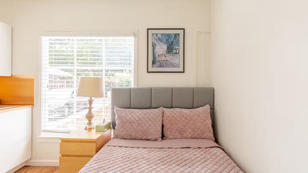 Photo of Bedroom in Barron Park