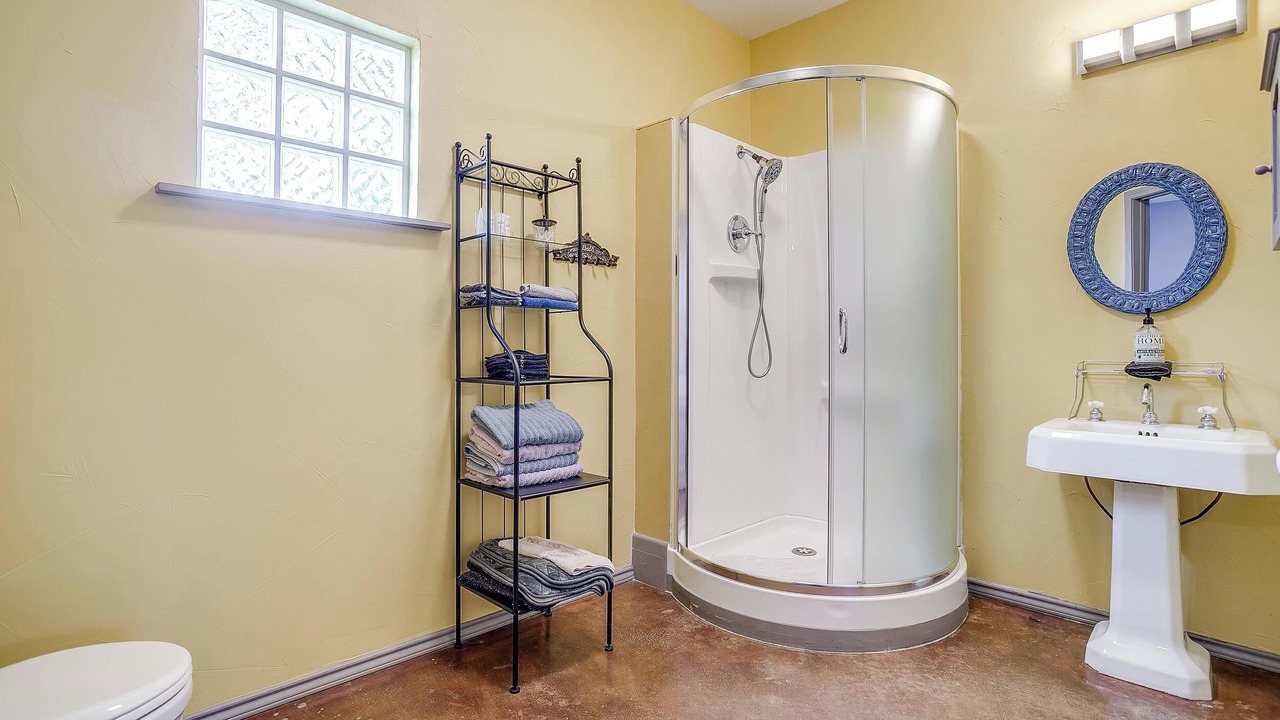 Photo of Bathroom in Glen Rose