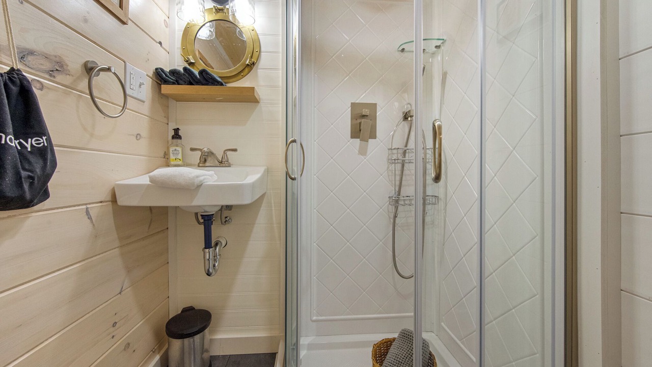 Photo of Bathroom in Orland