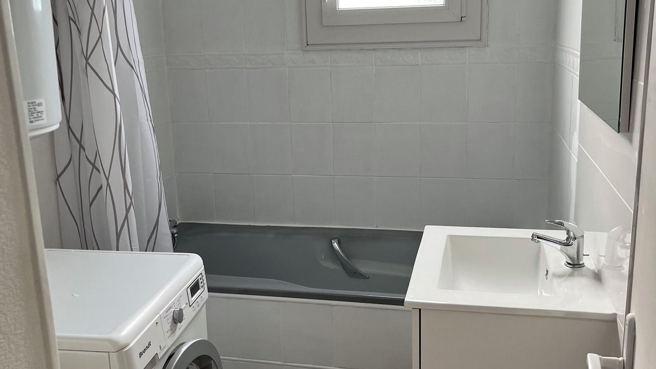 Photo of Bathroom in Alencon