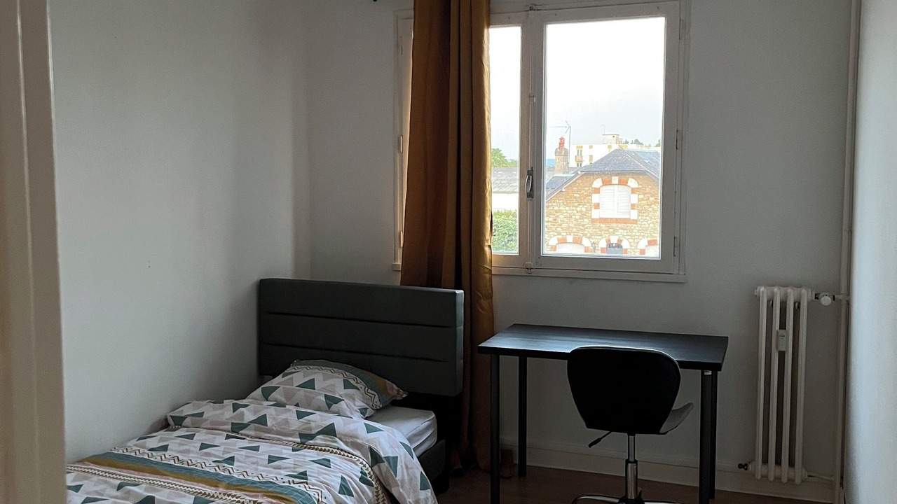 Photo of Bedroom in Alencon