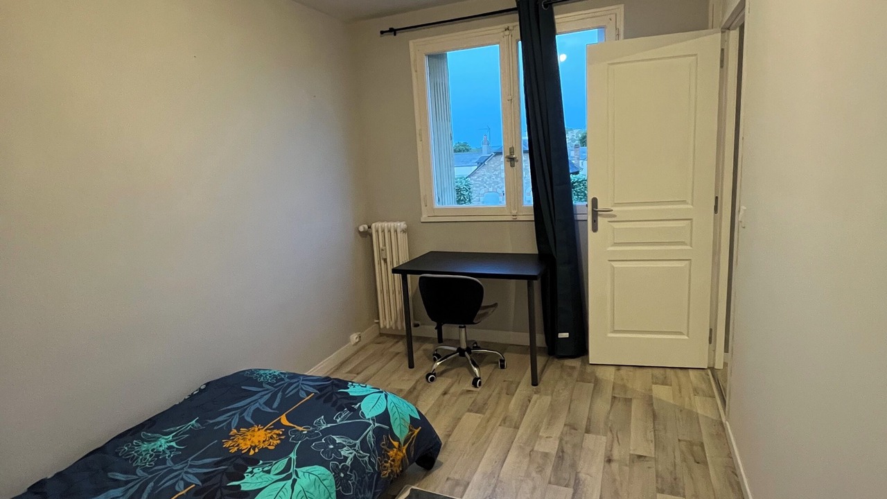 Photo of Bedroom in Alencon