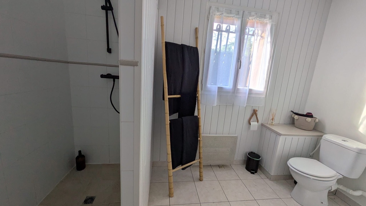 Photo of Bathroom in Echourgnac