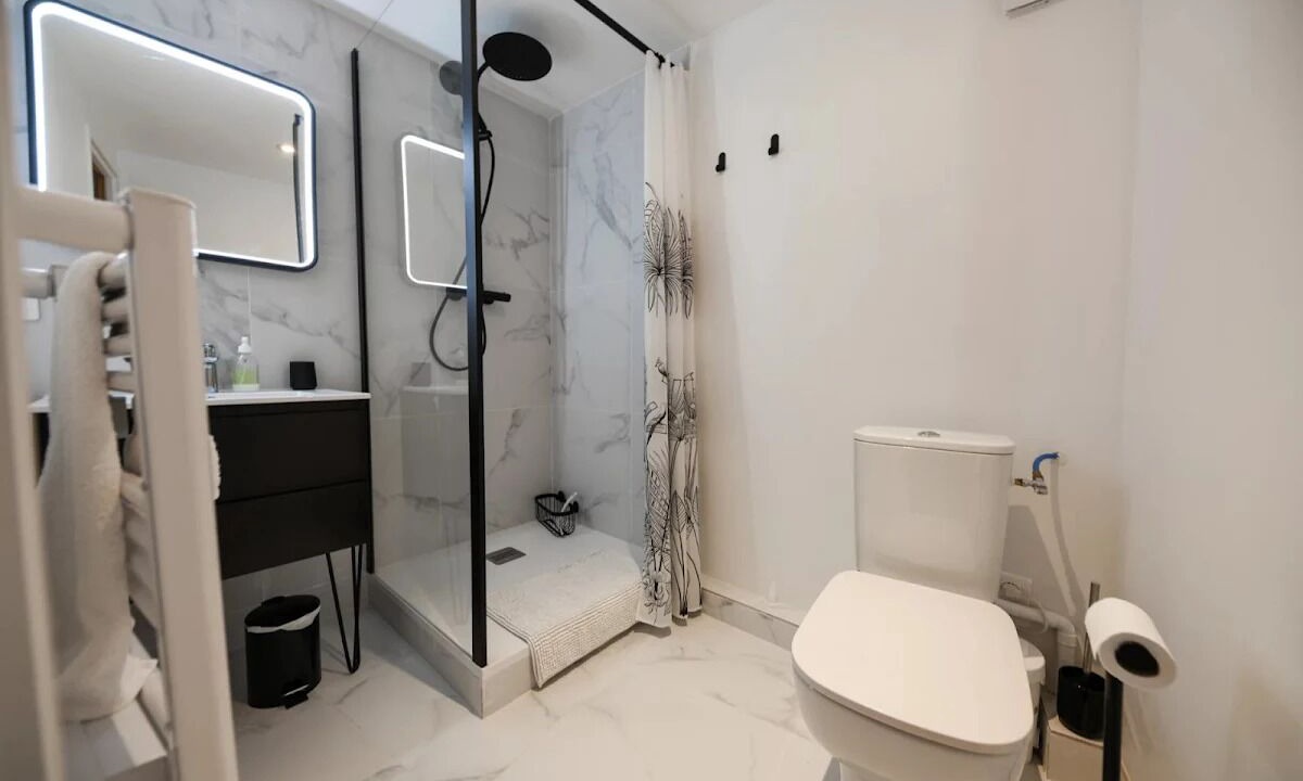 Photo of Bathroom in Saint-Siffret