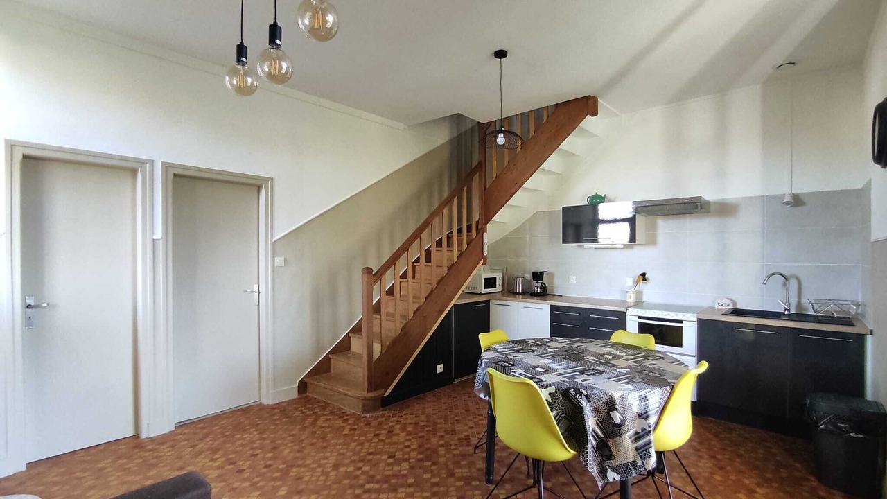 Photo of Others in Lison