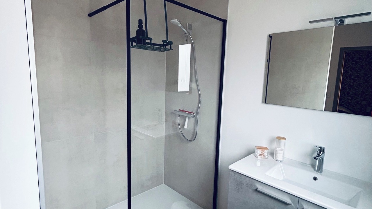 Photo of Bathroom in Les Fins