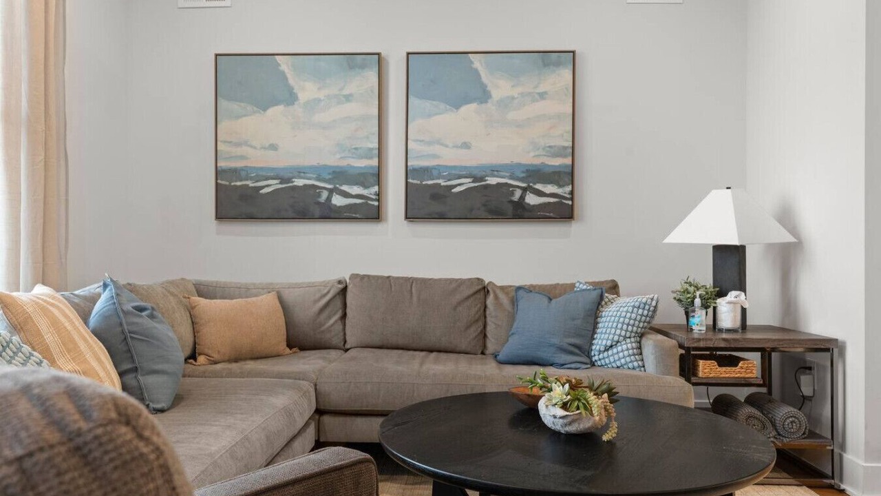 Photo of Livingroom in East Falls