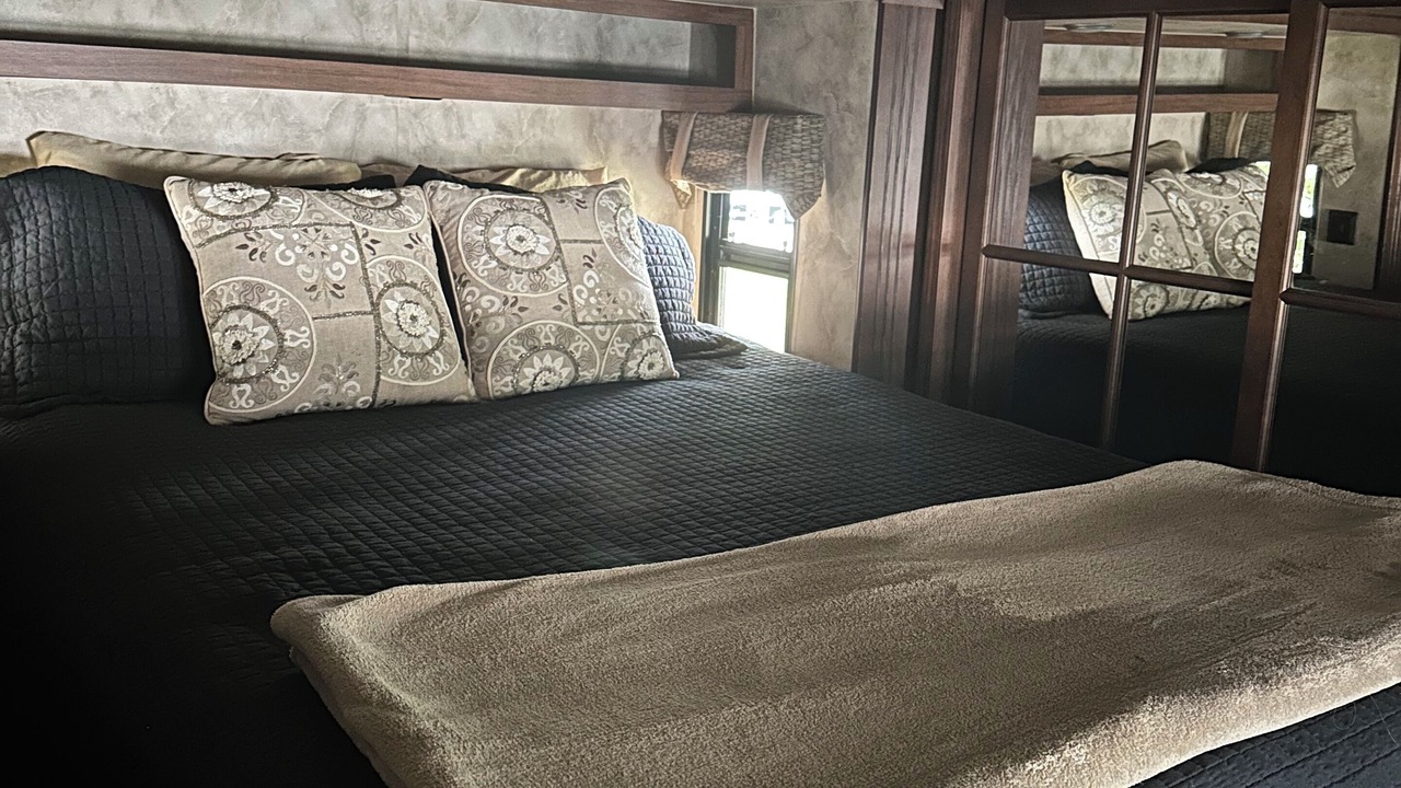 Photo of Bedroom in Fair Play
