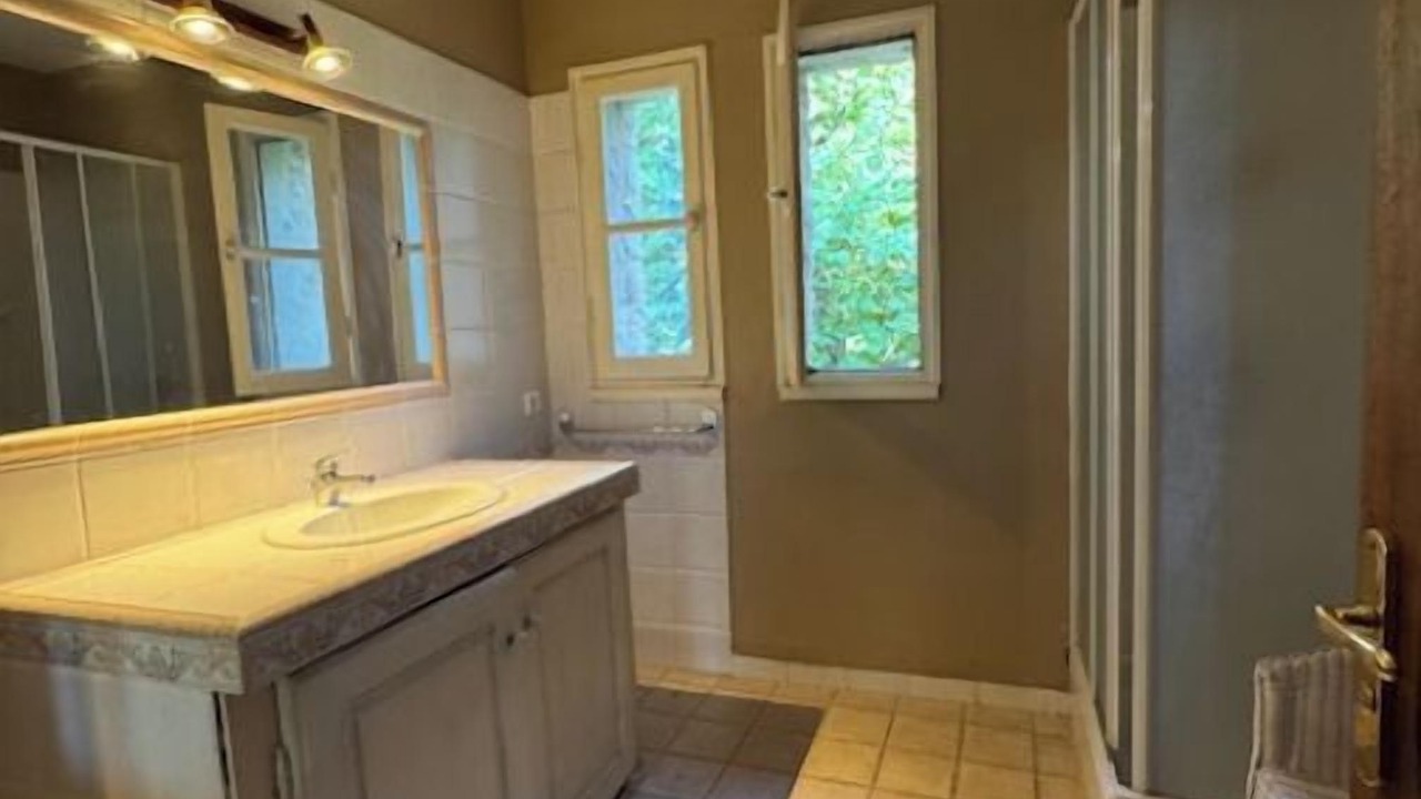 Photo of Others in Laroque