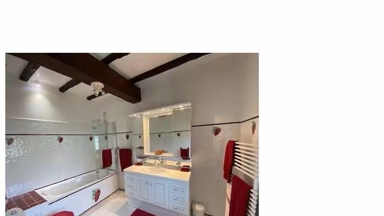 Photo of Bathroom in Salerm