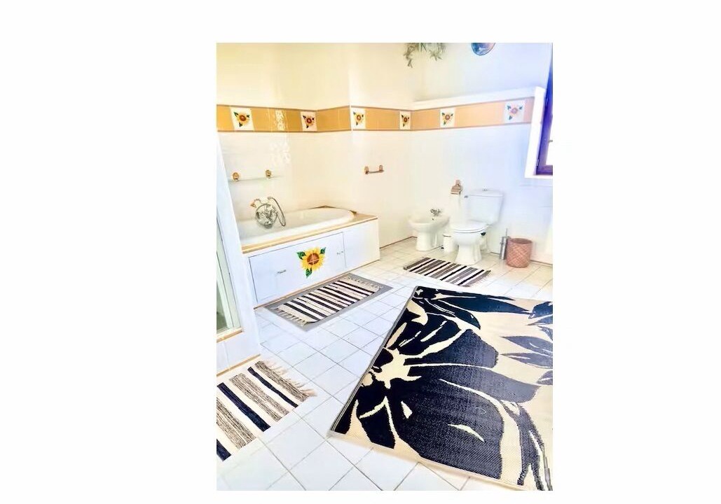 Photo of Bathroom in Salerm