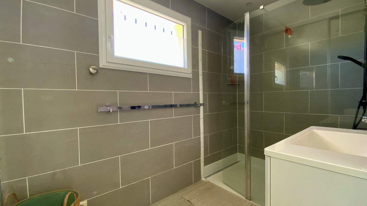 Photo of Bathroom in Juvignac