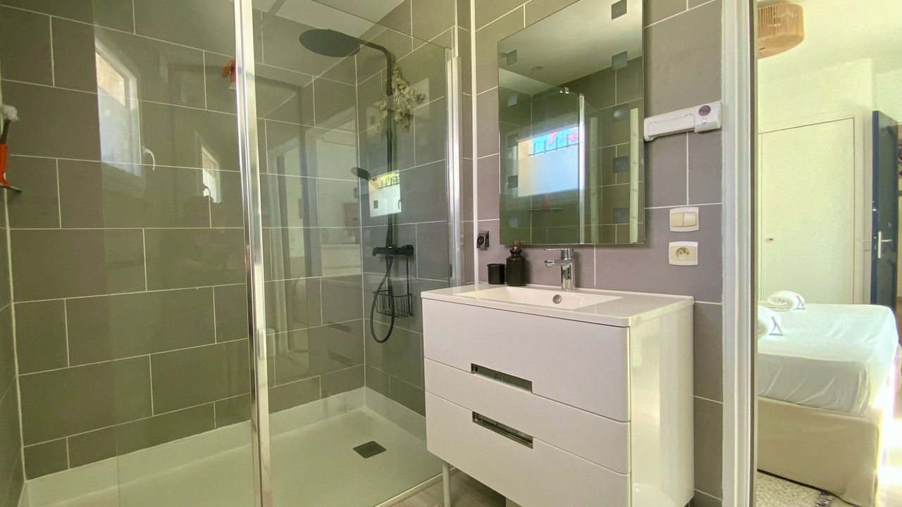 Photo of Bathroom in Juvignac