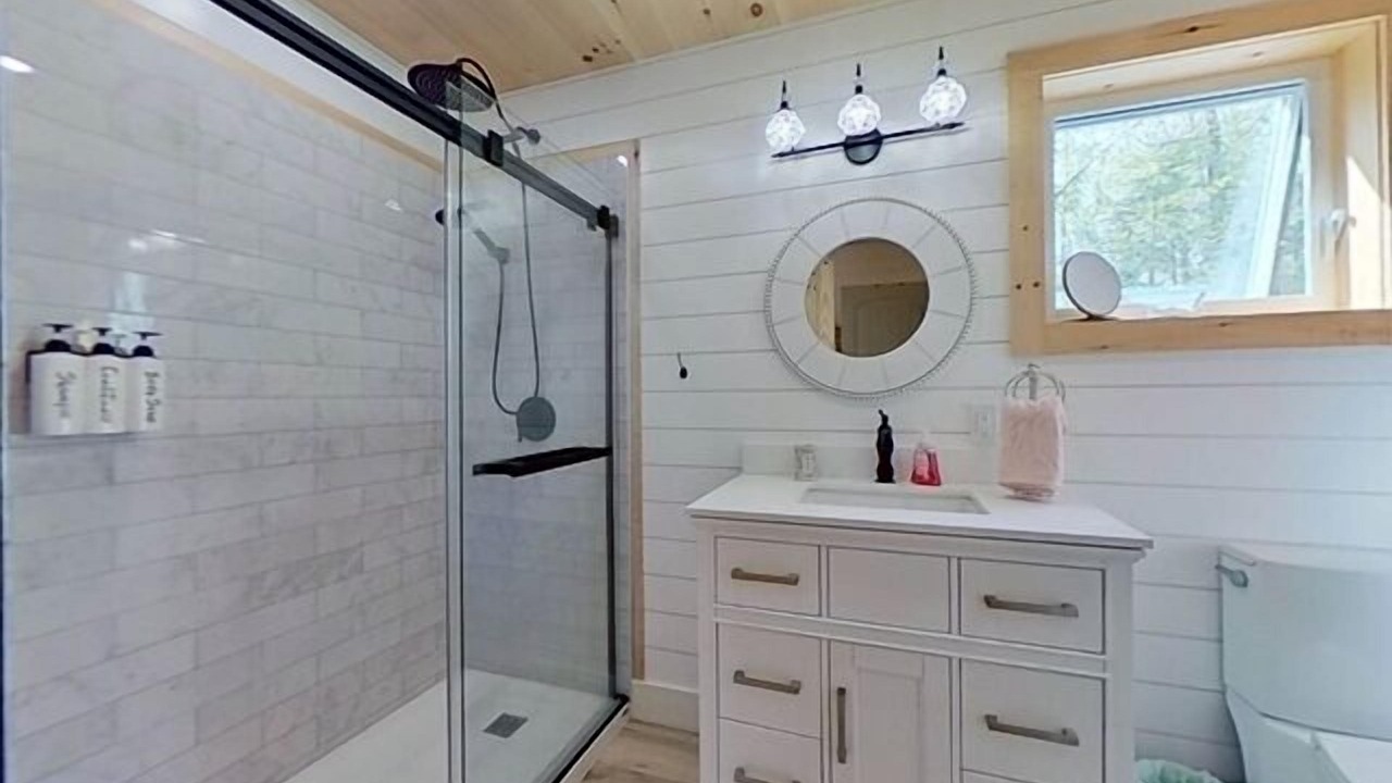 Photo of Bathroom in Whitestone