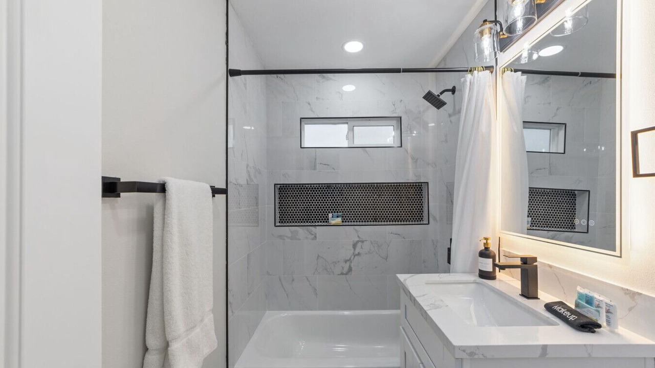 Photo of Bathroom in Bay Ho