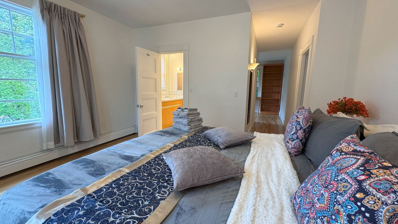 Photo of Bedroom in Mid-Cambridge