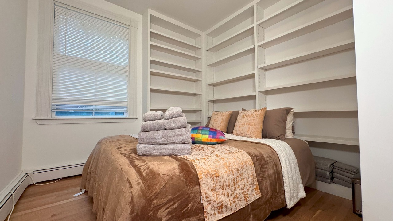 Photo of Bedroom in Mid-Cambridge