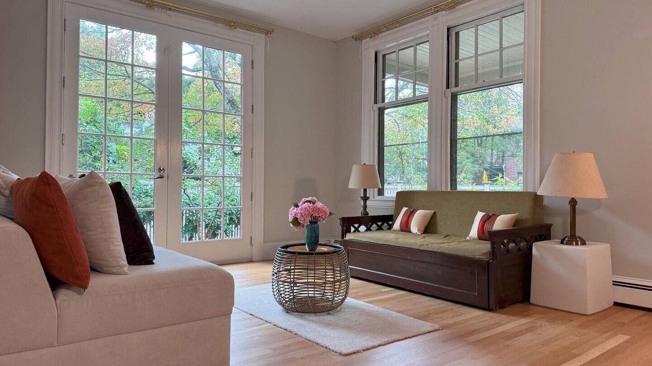 Photo of Livingroom in Mid-Cambridge