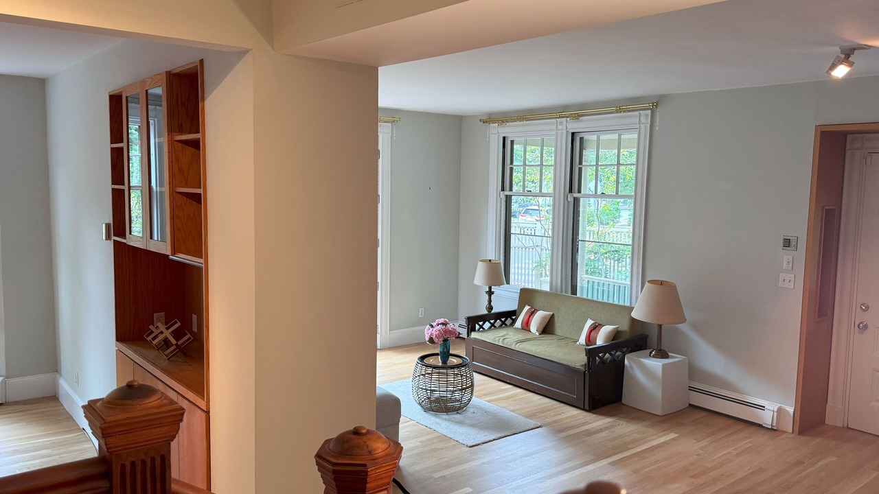 Photo of Livingroom in Mid-Cambridge