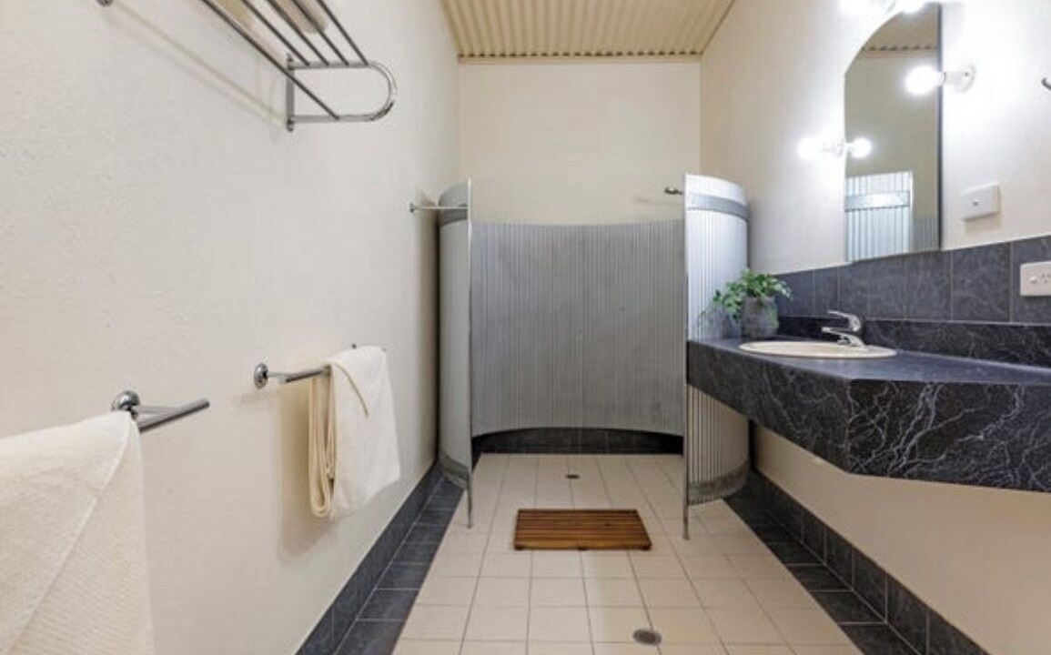 Photo of Bathroom in Clare And Gilbert Valleys Council