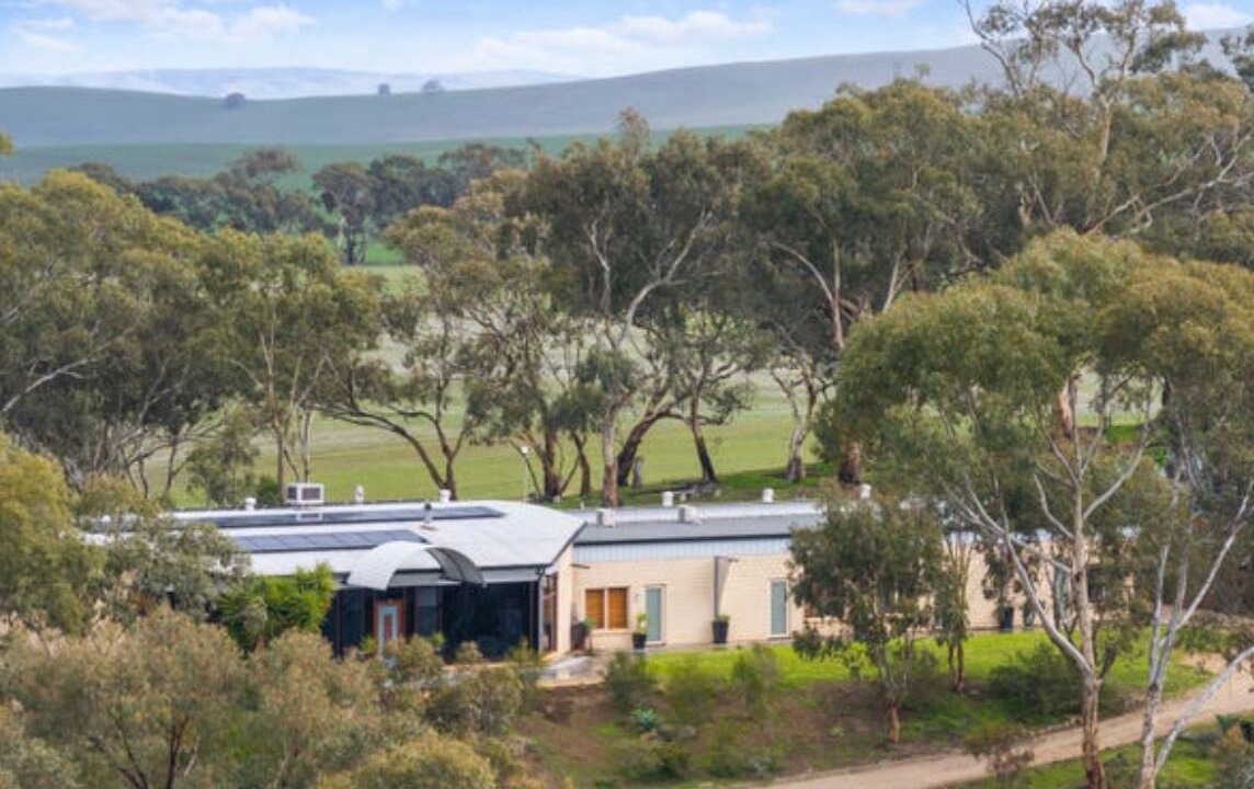 Photo of Outdoor in Clare And Gilbert Valleys Council