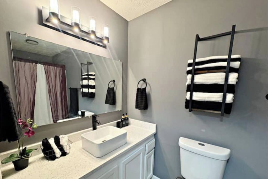 Photo of Bathroom in Morrow