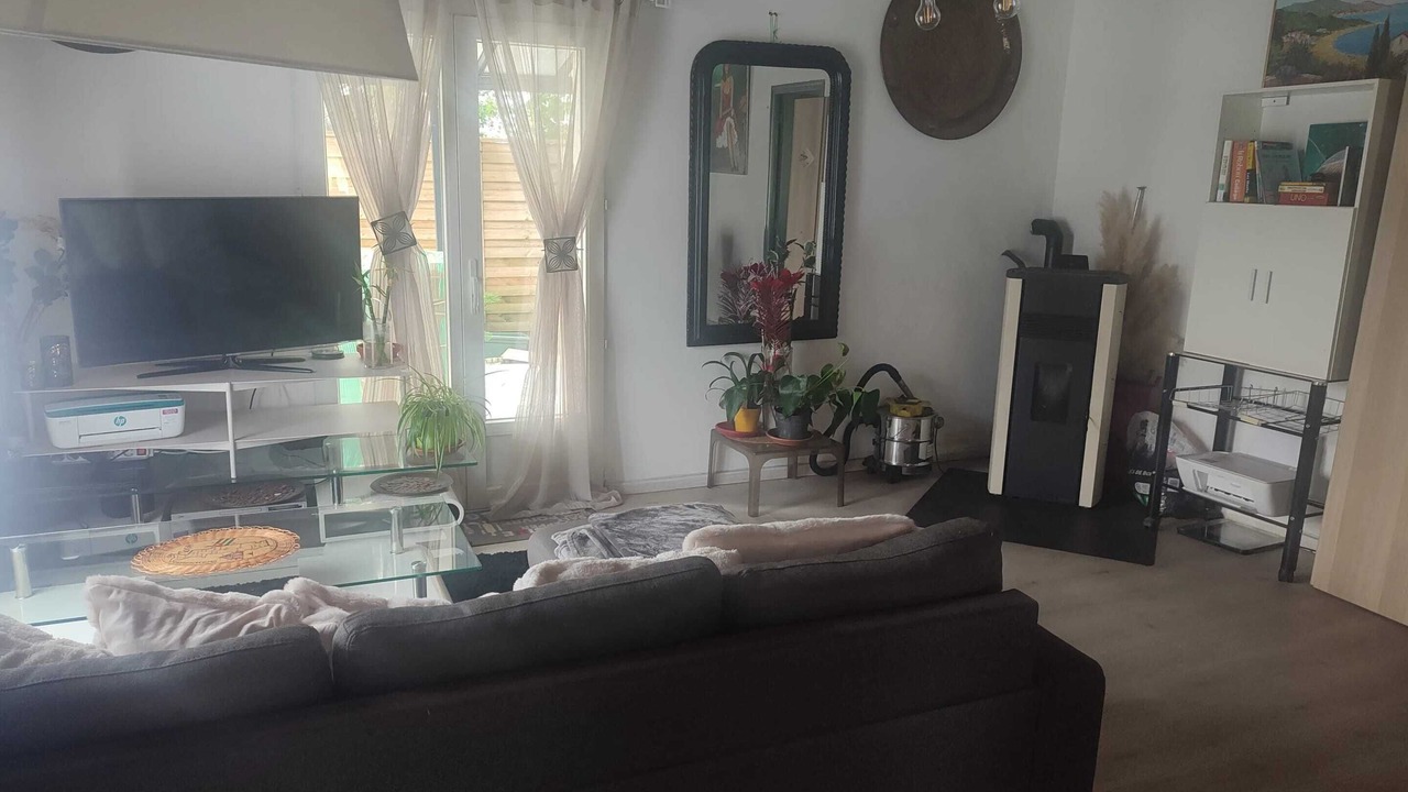 Photo of Livingroom in Comps-la-Grand-Ville