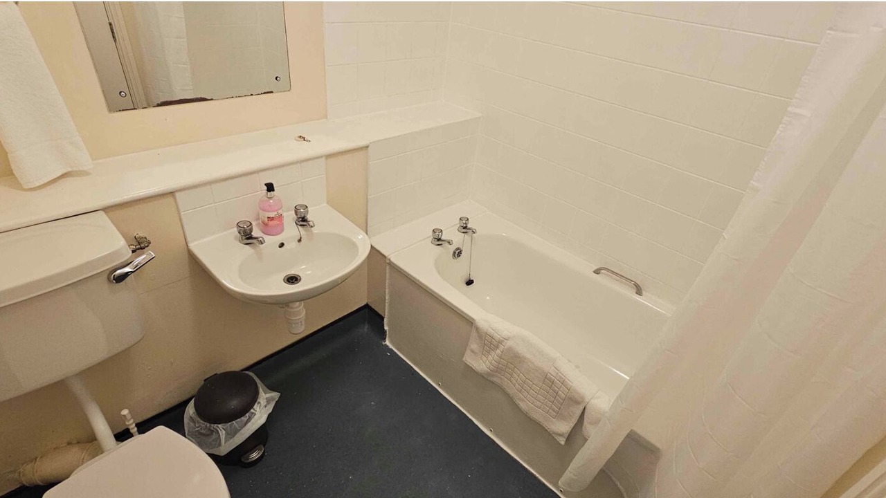 Photo of Bathroom in Mynydd Isa