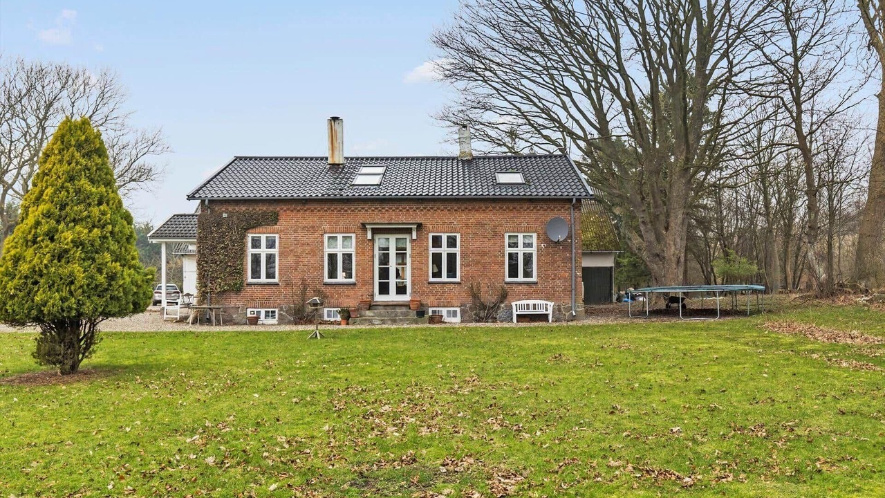 Photo of Outdoor in Busene