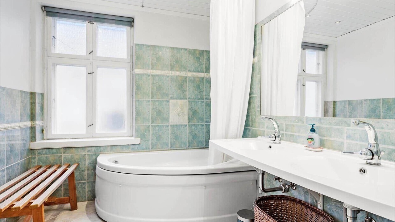 Photo of Bathroom in Busene