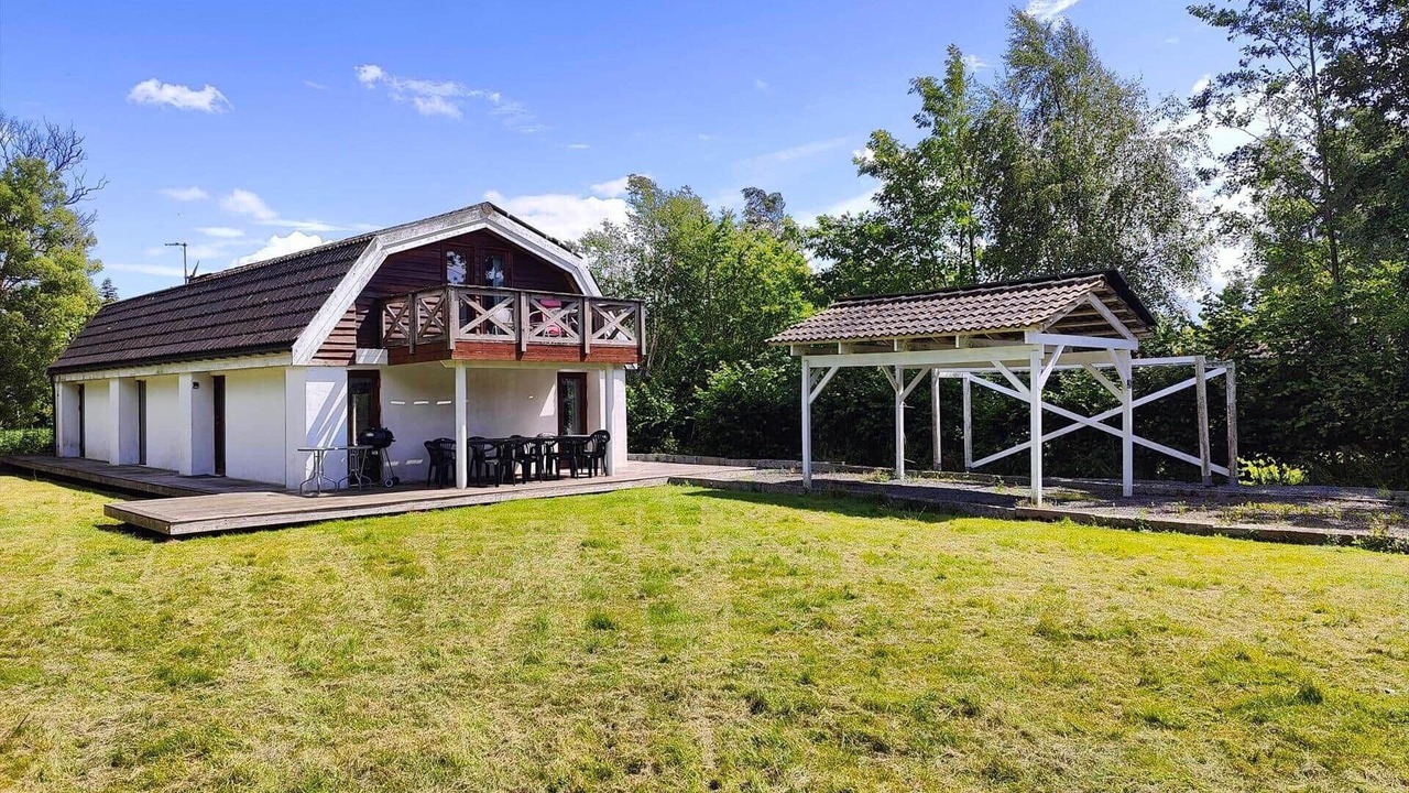 Photo of Outdoor in Mern