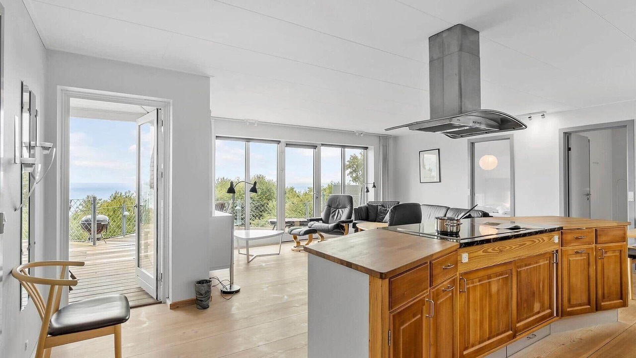 Photo of Others in Vang