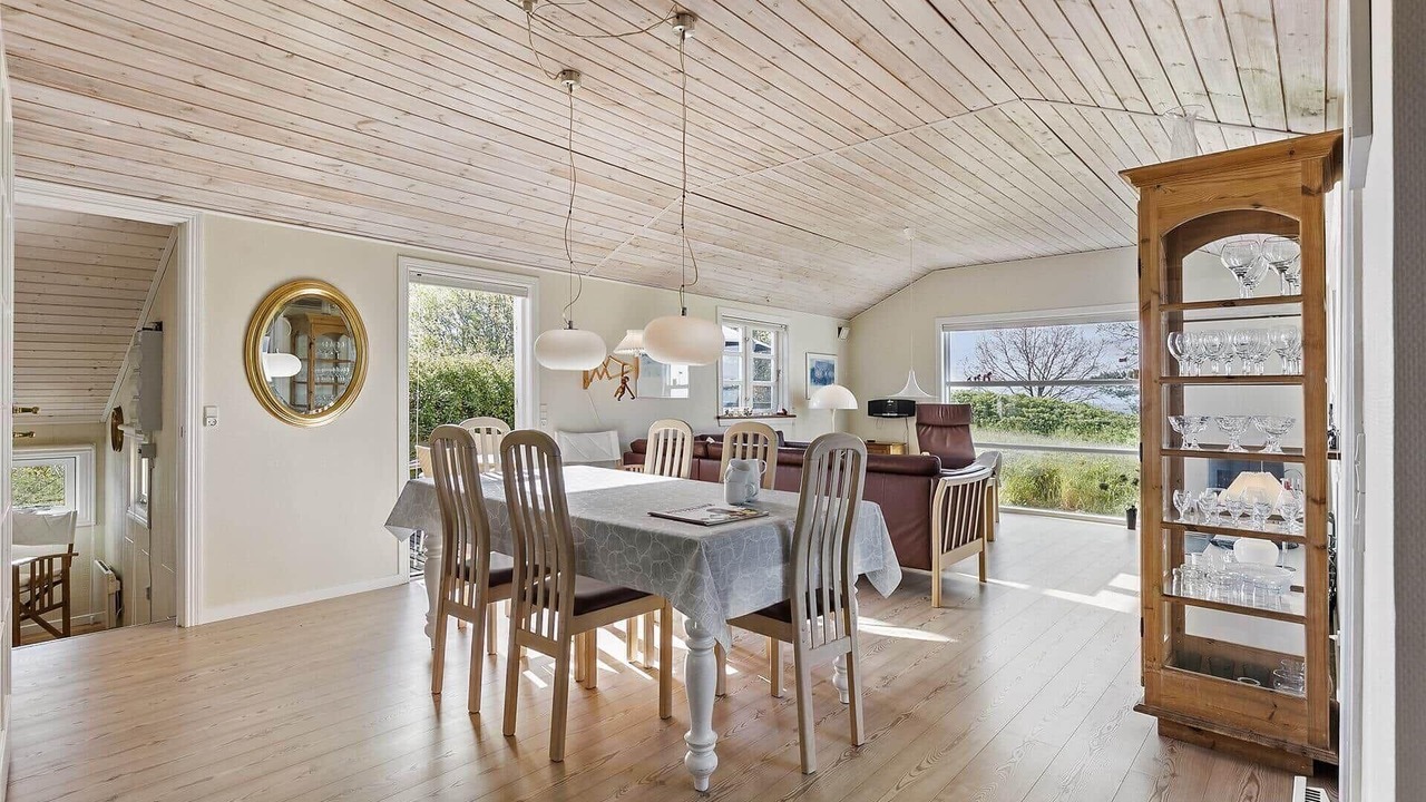 Photo of Others in Boderne