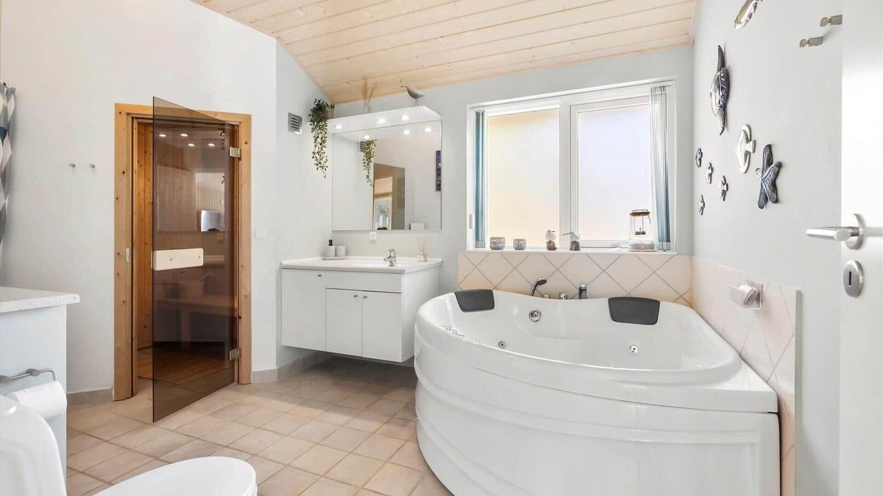 Photo of Bathroom in Pedersker