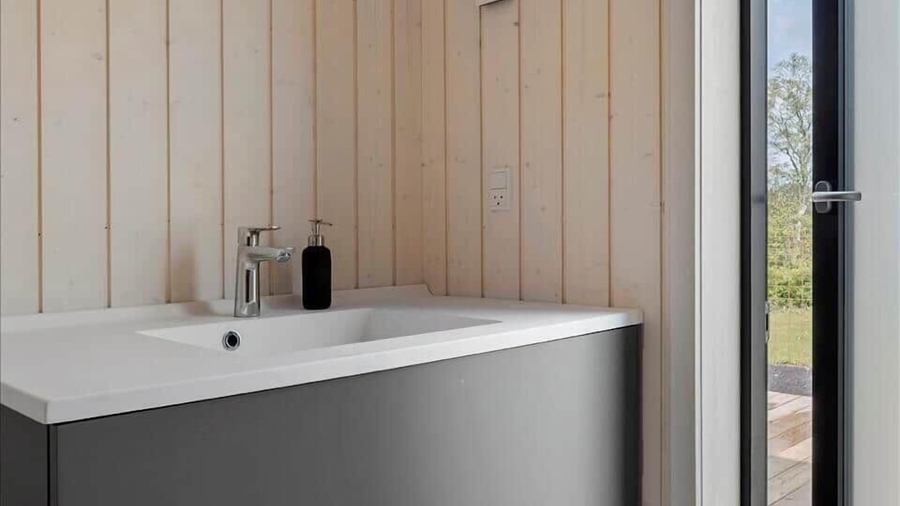 Photo of Bathroom in Beder Malling