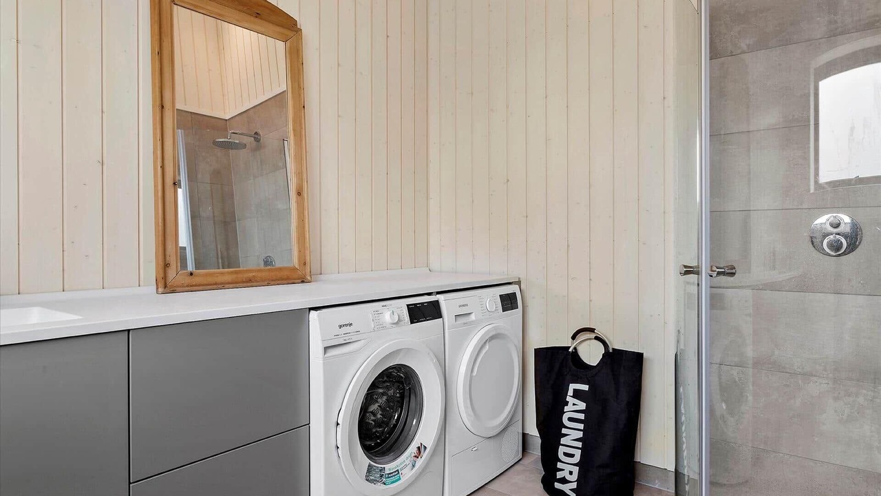 Photo of Bathroom in Beder Malling