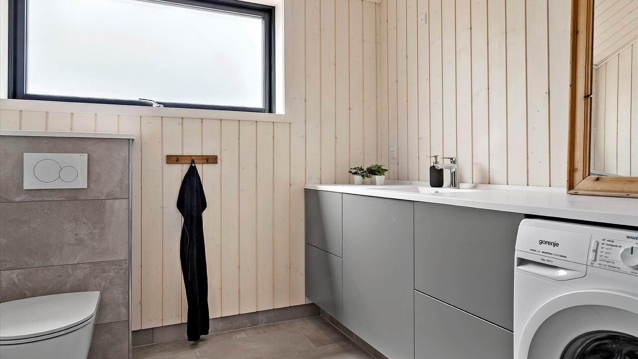 Photo of Bathroom in Beder Malling
