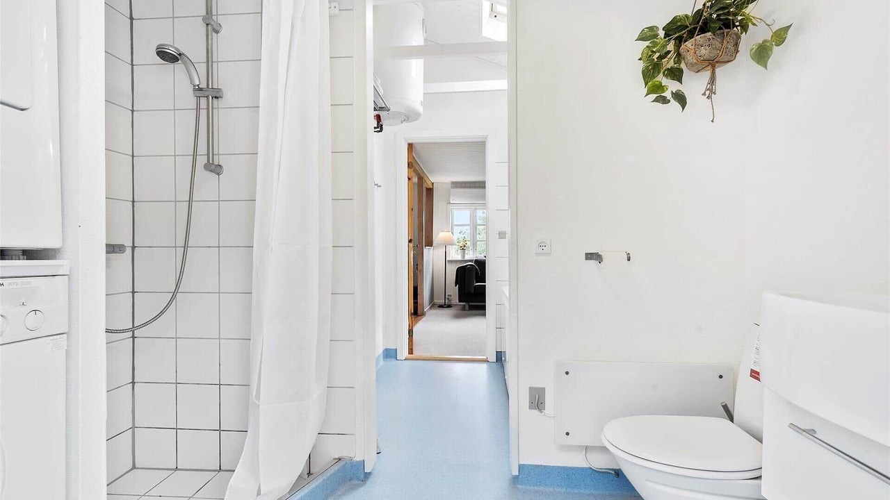 Photo of Bathroom in Beder Malling