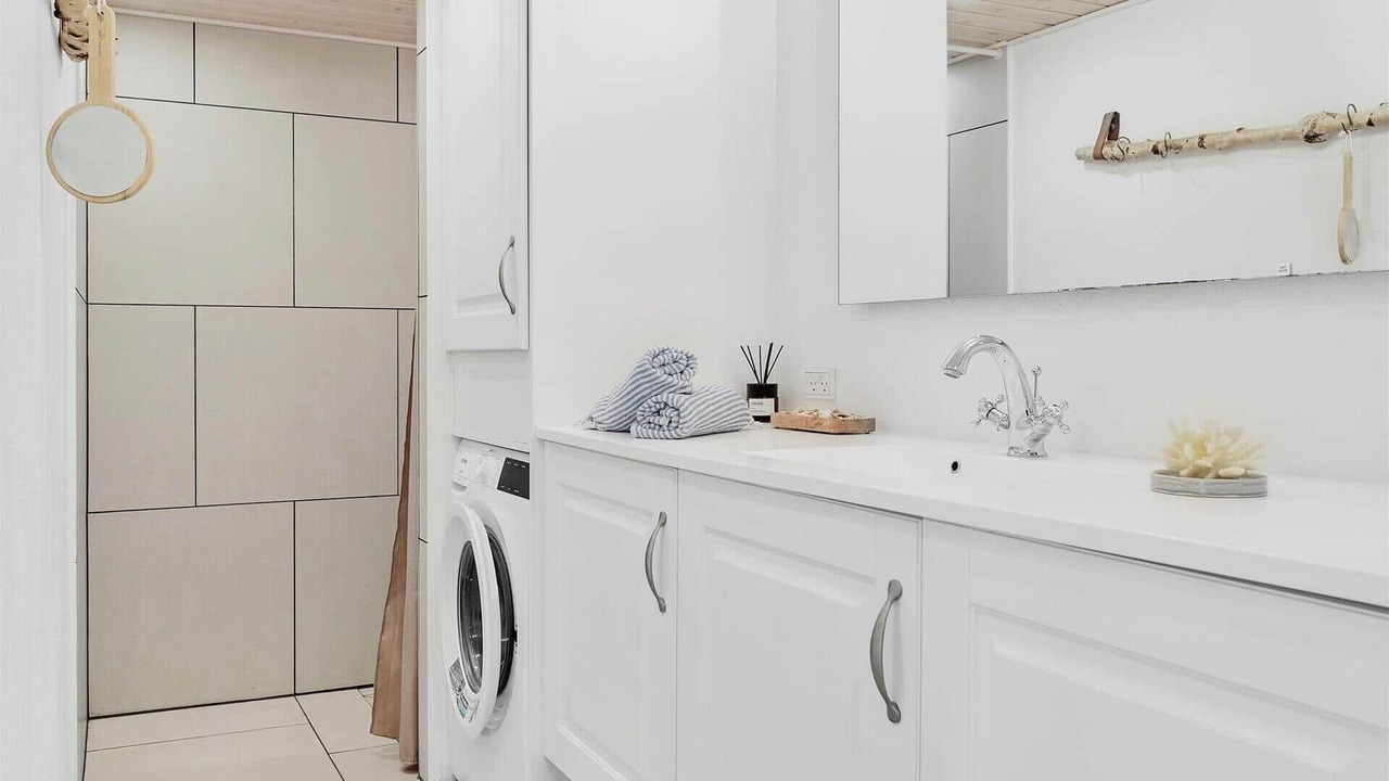 Photo of Bathroom in Beder Malling